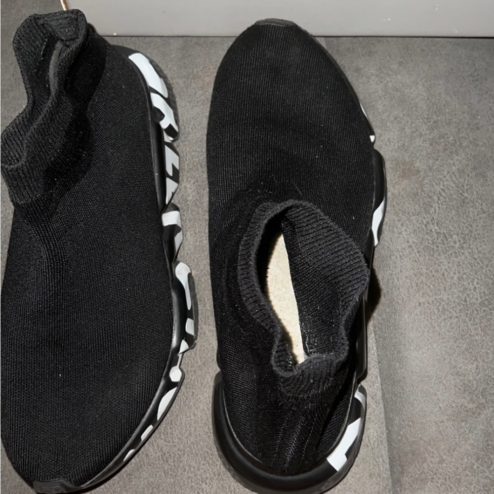 Balenciga Trainers.. Bought them about 7 months ago but they run big. .
